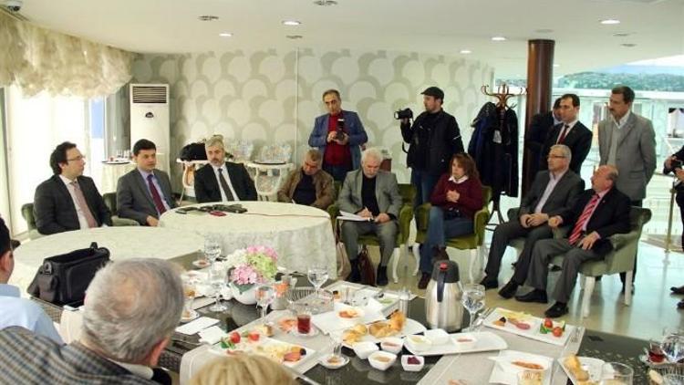 AK Parti İl Başkanlığı Yerel Basın Mensupları İle Bir Araya Geldi