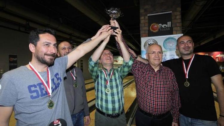 Yenimahalle’den Medya Mensuplarına Bowling Molası