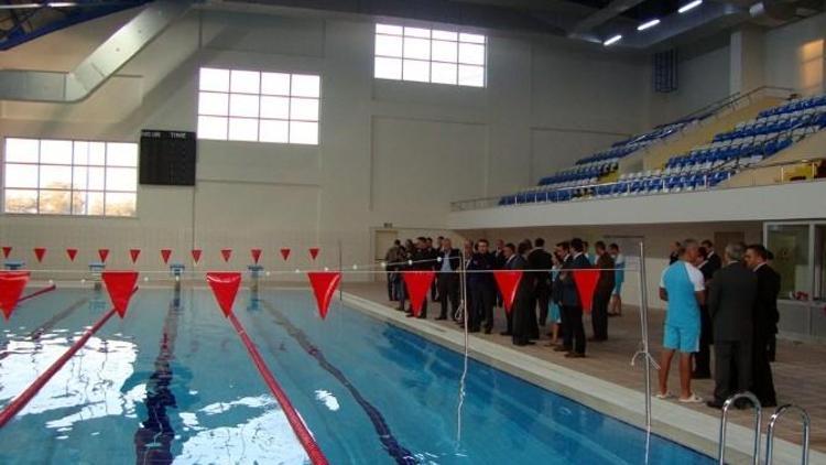 Bilecik Valisi Nayın’dan Yarı Olimpik Kapalı Yüzme Havuzu Ücretine Açıklama