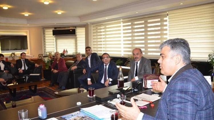 Adana’daki Ereğlililerden Başkan Özgüven’e Ziyaret