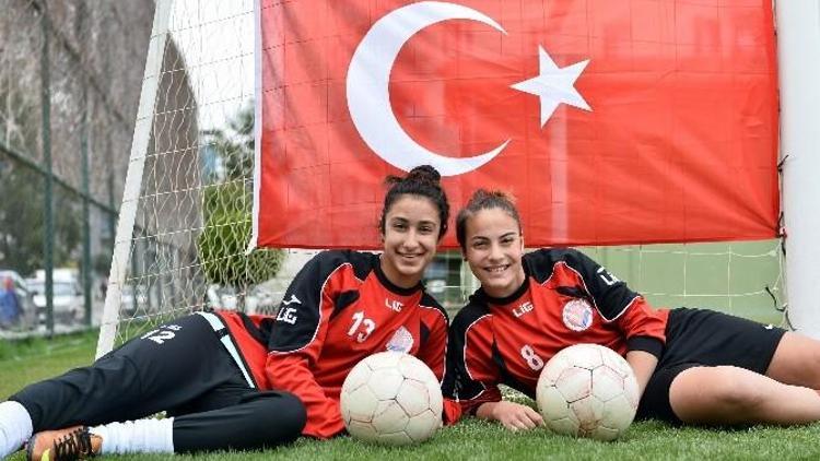 Muratpaşa’nın İki Oyuncusu U17 Kadın Milli Takım Kadrosunda