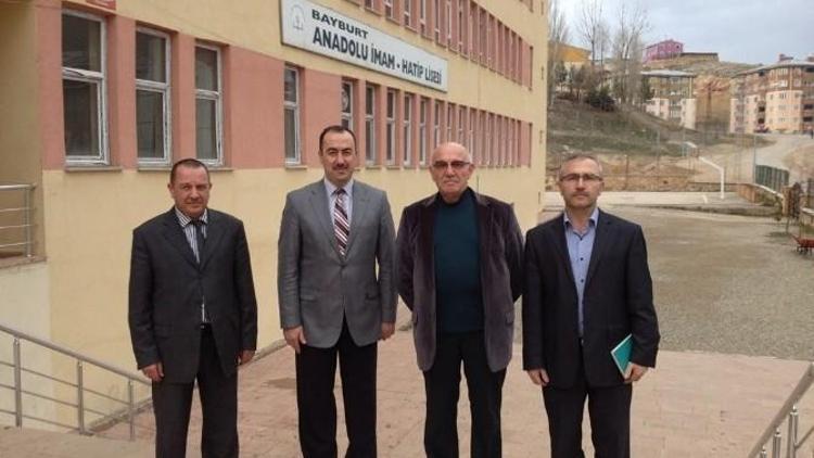 Bayburt İlahiyat Fakültesi Dekanı Prof. Dr. Nasrullah Hacımüftüoğlu Anadolu İmam Hatip Lisesini Ziyaret Etti