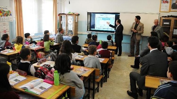 Pursaklar Belediyesi’nden Eğitime Tam Destek