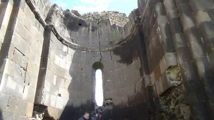 Oğuzlu Köyü’nde Bulunan Kilise’nin Durumu İçler Acısı