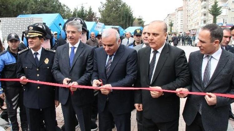 Elazığ’da Polis Sergisi Açıldı