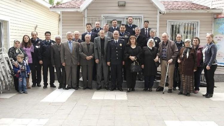 Salihli İlçe Emniyet Teşkilatı Şehit Polis Ailelerini Unutmadı