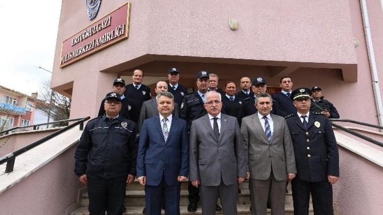 Vali Tuna Ertuğrulgazi Polis Merkezi Amirliği’ni Ziyaret Etti