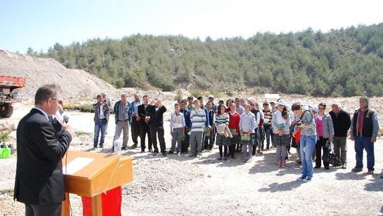 Terk Edilen Maden Sahaları Yeşillendiriliyor