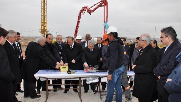 Yeni NEÜ Meram Tıp Fakültesi Hastanesinin Temeli Atıldı