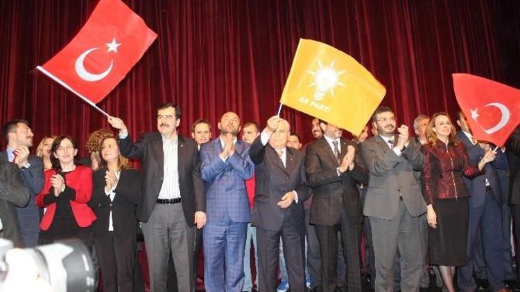 AK Parti Aydın Adaylarını Tanıttı