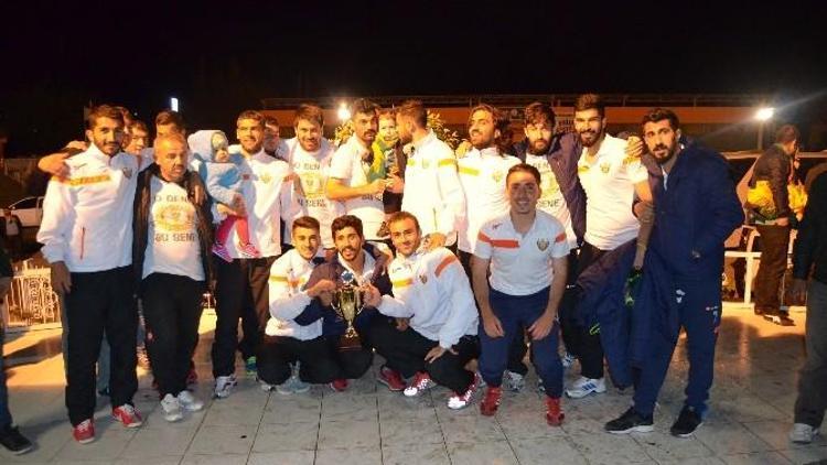 Kozan Belediyespor 15 Yıl Sonra 3. Lig’de