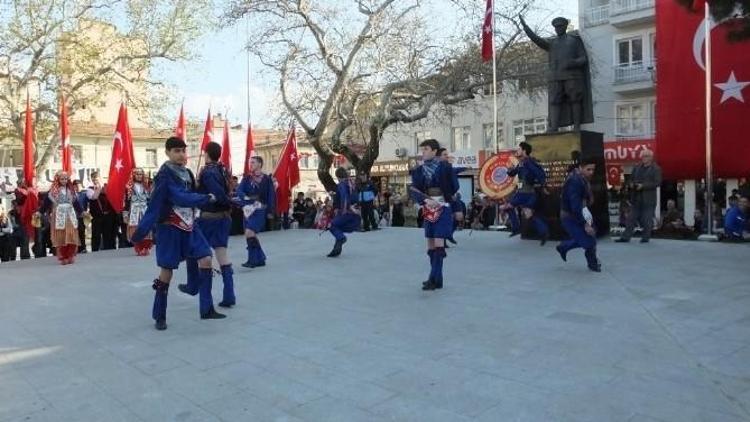 Burhaniyeliler Atatürk’ün İlçeye Gelişinin 81.yılını Kutladı