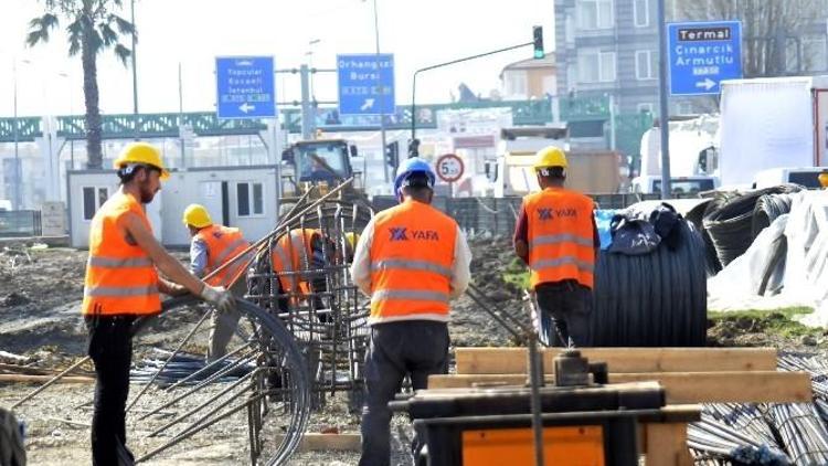 Köprülü Kavşak İnşaatı Devam Ediyor