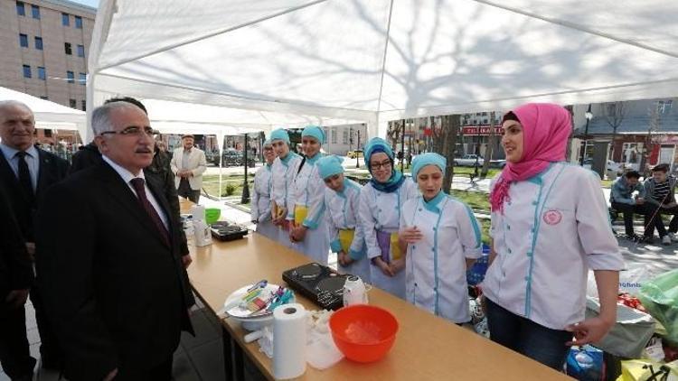 Eskişehir’de “Gençler Pasta Yarışması” Düzenlendi