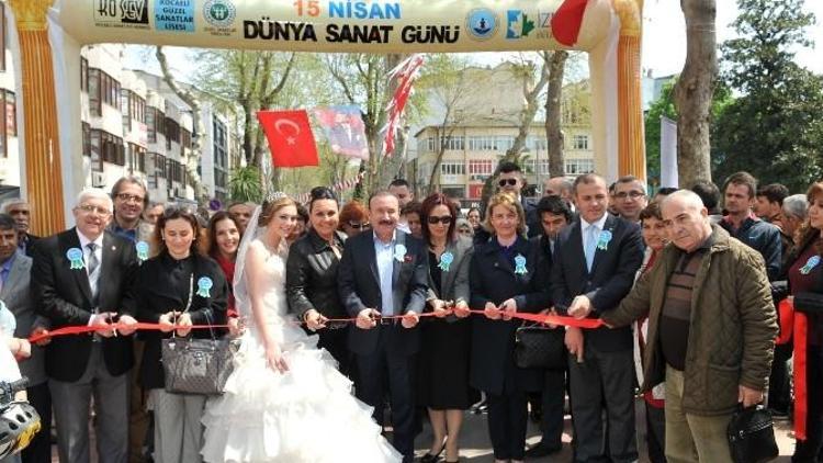 İzmit’te Dünya Sanat Günü Kutlandı