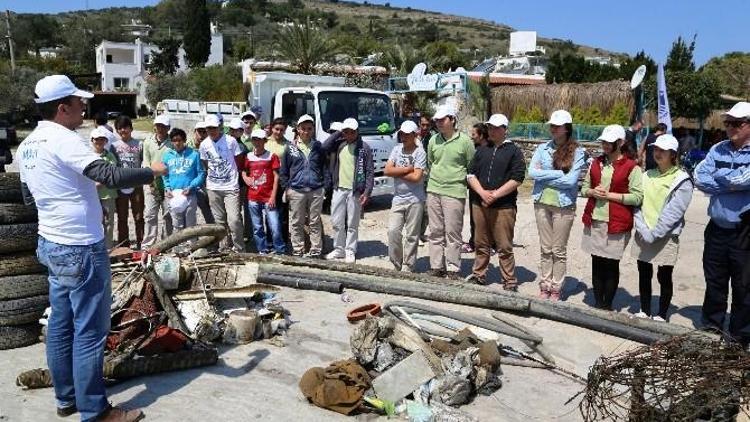 Bodrum’da Denizden Tonlarca Çöp Çıktı