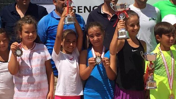 Kırklareli’nde yapılan tenis turnuvası sona erdi