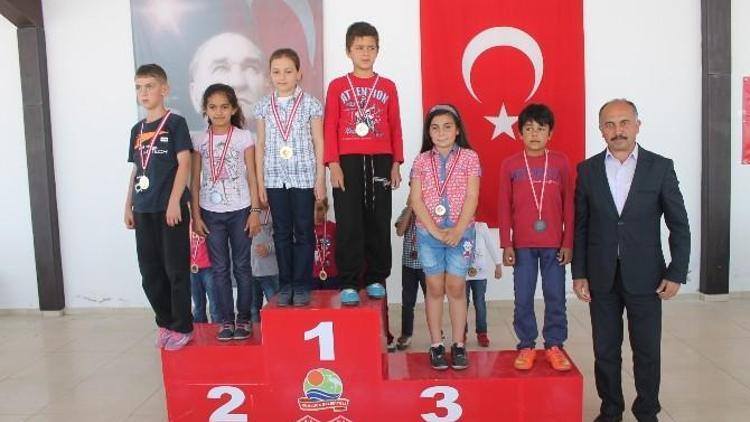 Ulusal Egemenlik Ve Çocuk Bayramı Satranç Turnuvası Sona Erdi