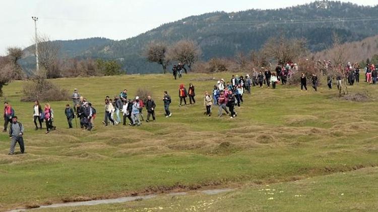 Doğa Tutkunları Taraklı’da Yürüdü