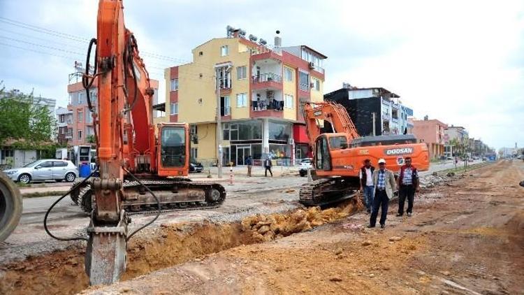 Necip Fazıl Kısakürek Caddesi’nde Yenileme Çalışmaları Başladı