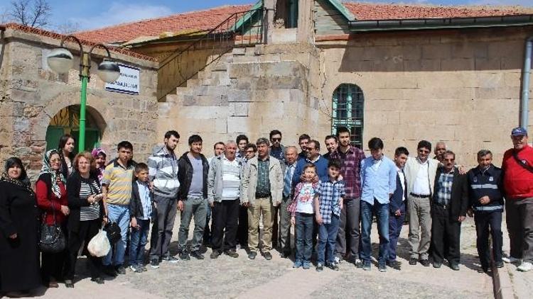 Öğrenciler Turizm Haftasında Tarihi Mekanları Gezdi