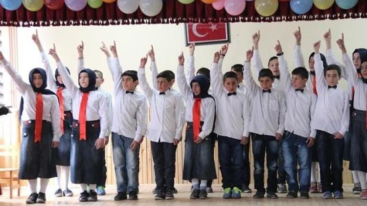 Çıldır İmam Hatip Ortaokulundan Kutlu Doğum Programı