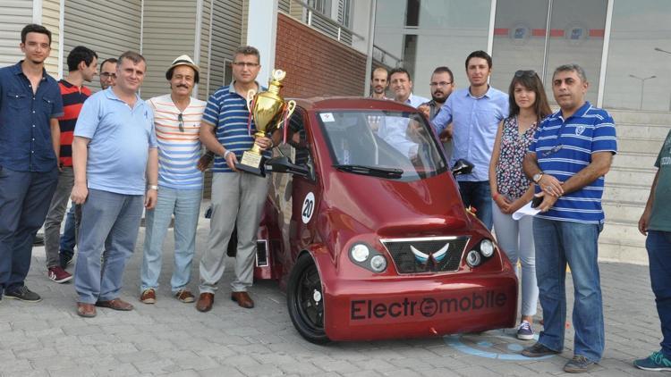 PAÜ’de üretilen elektrikli otomobile birincilik