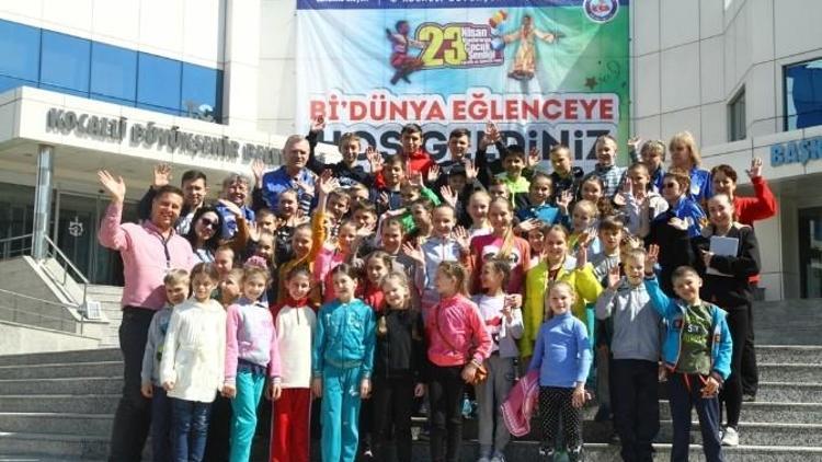 Dünya Çocuklarına Sıcak Karşılama