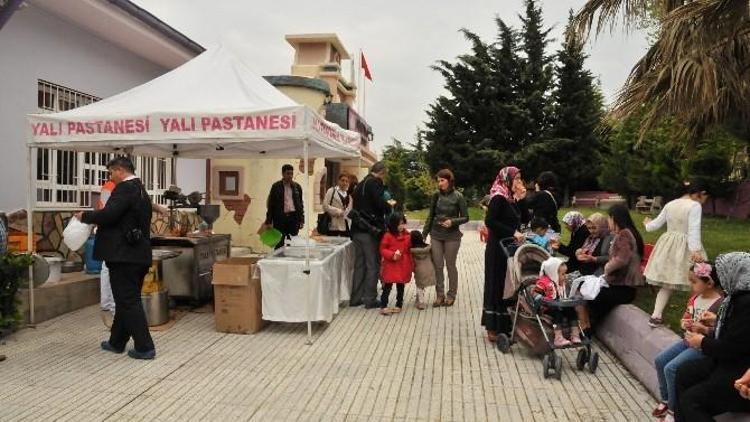 Anaokulu’nda Kutlu Doğum Haftası İçin Lokma Dağıtıldı