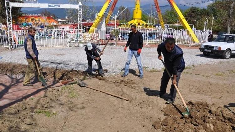 Akçay Leman Akpınar Parkı Yeniden Düzenleniyor