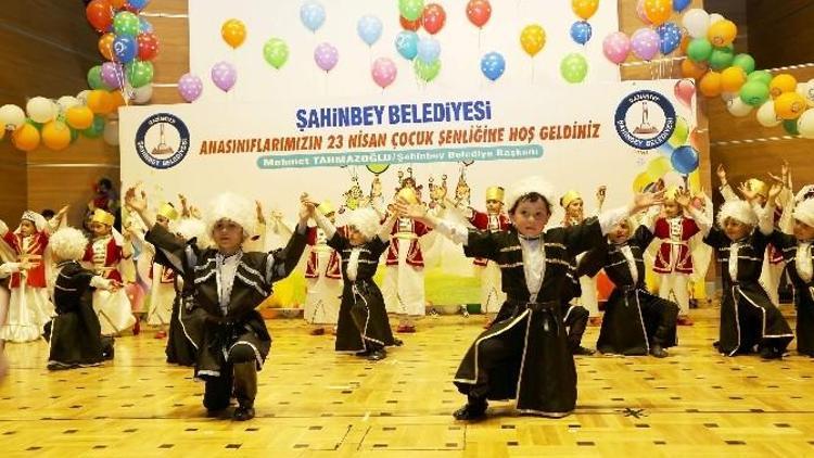 Şahinbeyli Minikler 23 Nisan’ı Kutladı