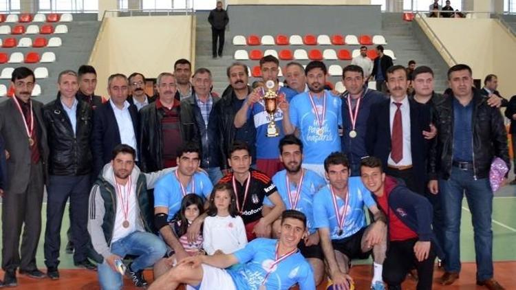 Adilcevaz’da Voleybol Turnuvası Sona Erdi