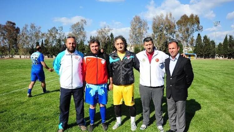 Seferihisar’da Teos Masterlar Futbol Turnuvası Başladı