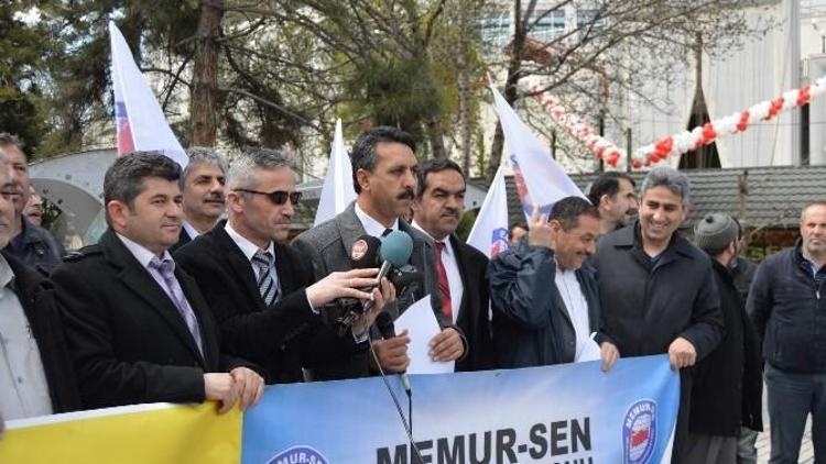 Memur-sen Mısır’daki Cezaları Protesto Etti