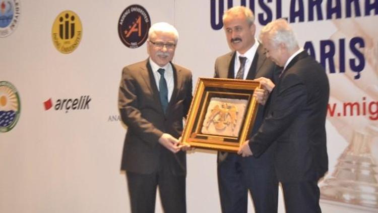 İnönü Üniversitesi’ne Dostluk Barış’ı Ödülü