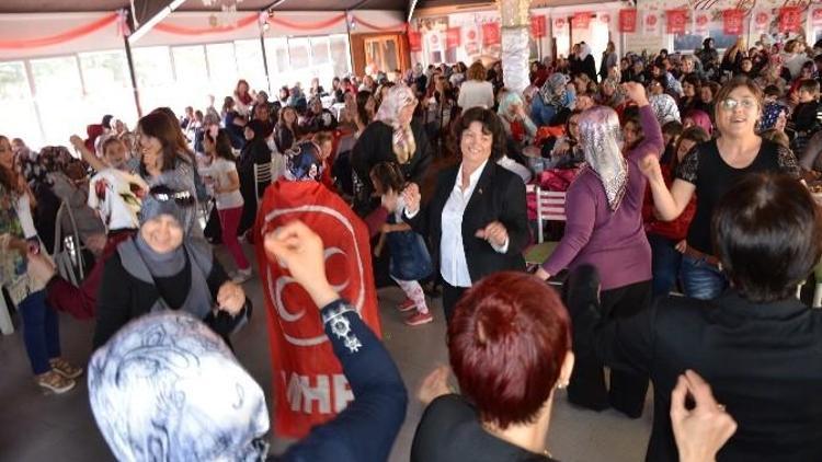 Bilecik MHP Kadın Kolları Başkanlığı’ndan Mithat Körler Konseri