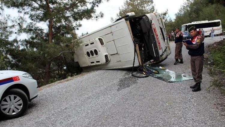 Aydın’da Trafik Kazası, Midibüsten Çıkanlar Yaşadıklarına İnanamadı