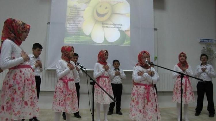 Öğrencilerden Kutlu Doğum Haftası Programı