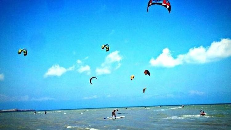 Haylazlı Plajı Kiteboard Merkezi Oluyor