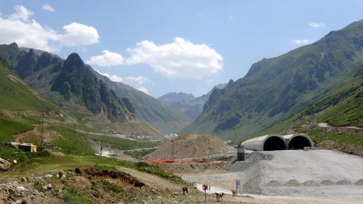 Türkiye’nin en uzun tüneli Ovitte son 300 metre