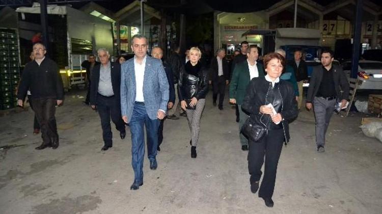 CHP Adayları, Toptancı Hal Esnafını Ziyaret Etti