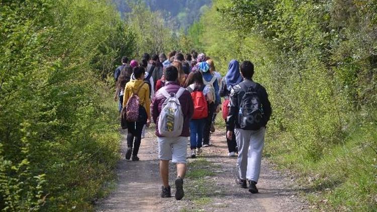 Öğrenciler Doğa Yürüyüşünde Buluştu