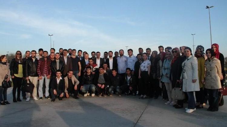 AK Parti Milletvekili Adayı Erkan Kandemir, Maltepe’de Gençlerle Buluştu
