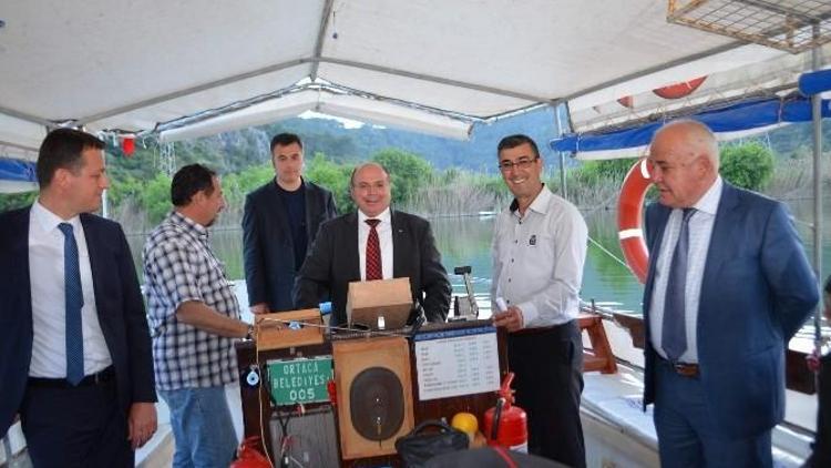 Vali Çiçek, Dalyan’da Tekne Kaptanı Oldu