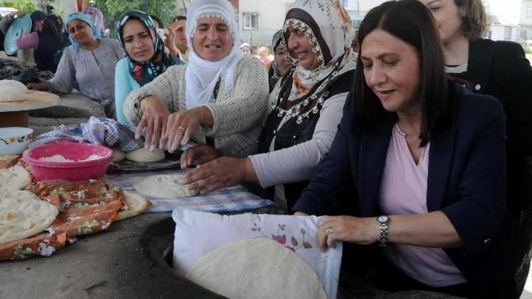 Akdeniz Belediyesi, Karaduvar’a Ekmek Tandırı Yaptı