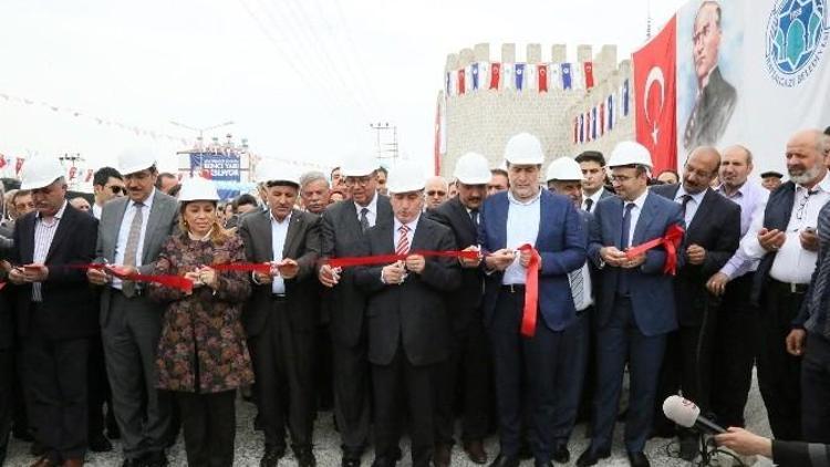 Battalgazi İlçesinde Tarihi Surlar Yeniden Yükseliyor