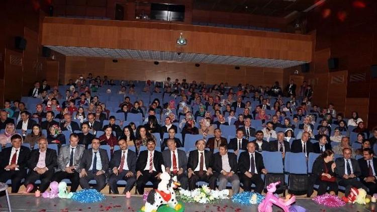 Gümüşhane’de Çocuk Temalı Şiir Dinletisi Düzenlendi