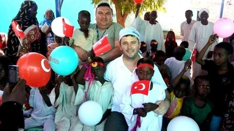 Türk Doktorlar Sudan’da 2 Bin Çocuğu Sünnet Etti