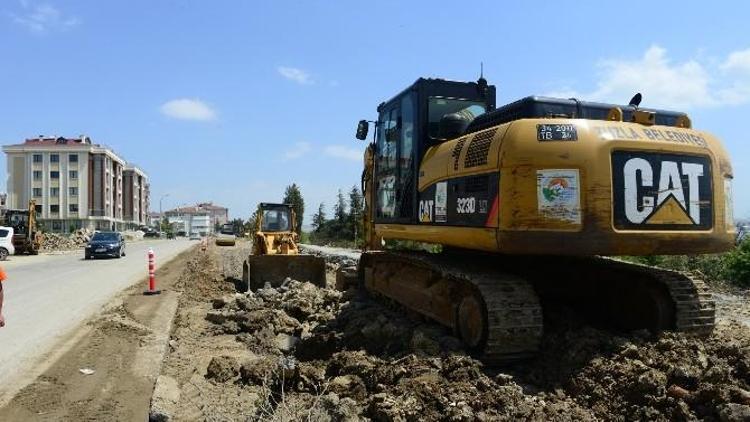 Tuzla Şehitler Caddesi’nde Yol Genişletme Çalışmaları Başladı