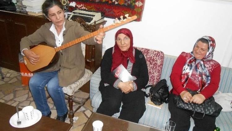 Eskişehirli Şairler Pilav Eşliğinde Yunus Emre’nin Şiirlerini Okudular